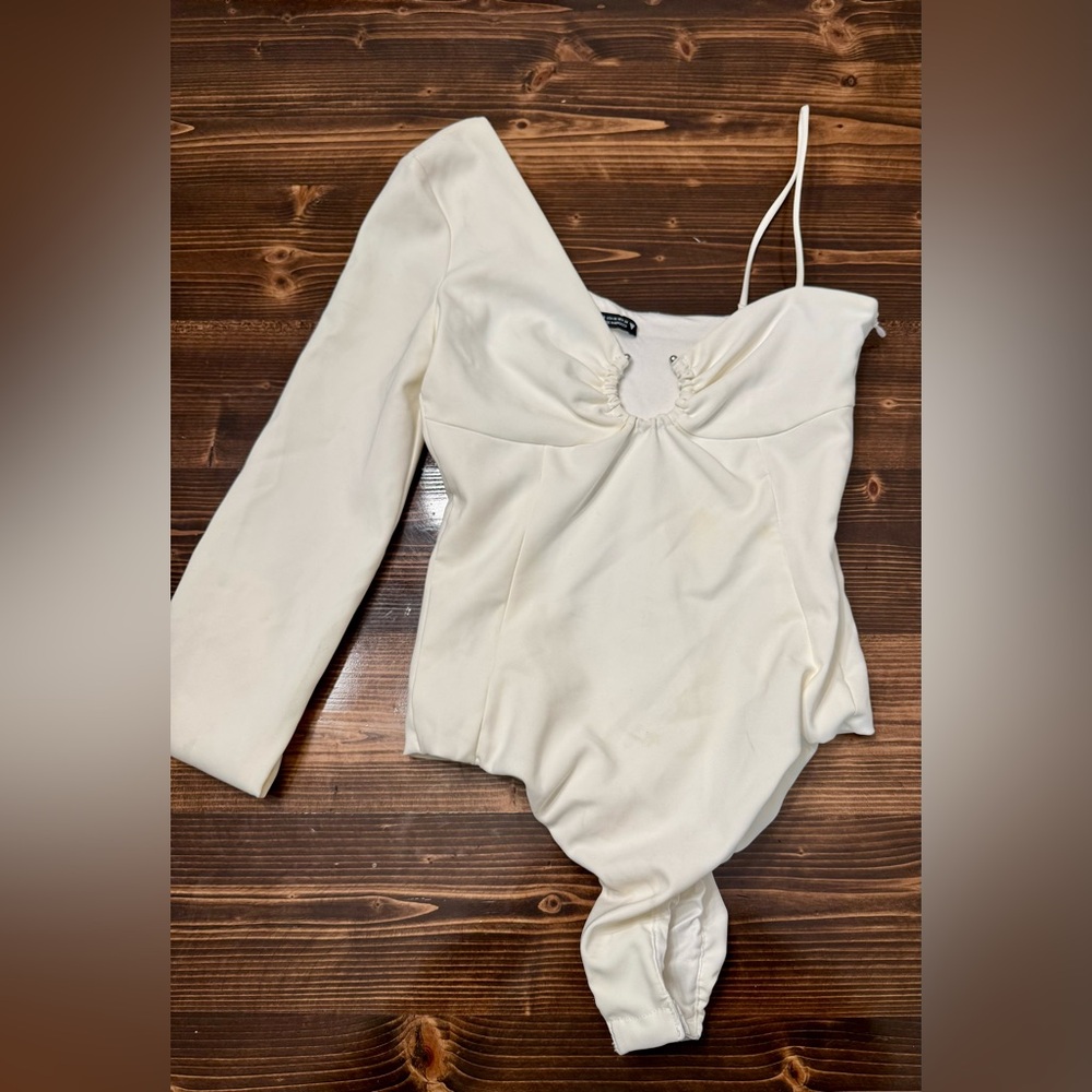 Zara White One Sleeve Bodysuit with‎ Ring Detail Size XS